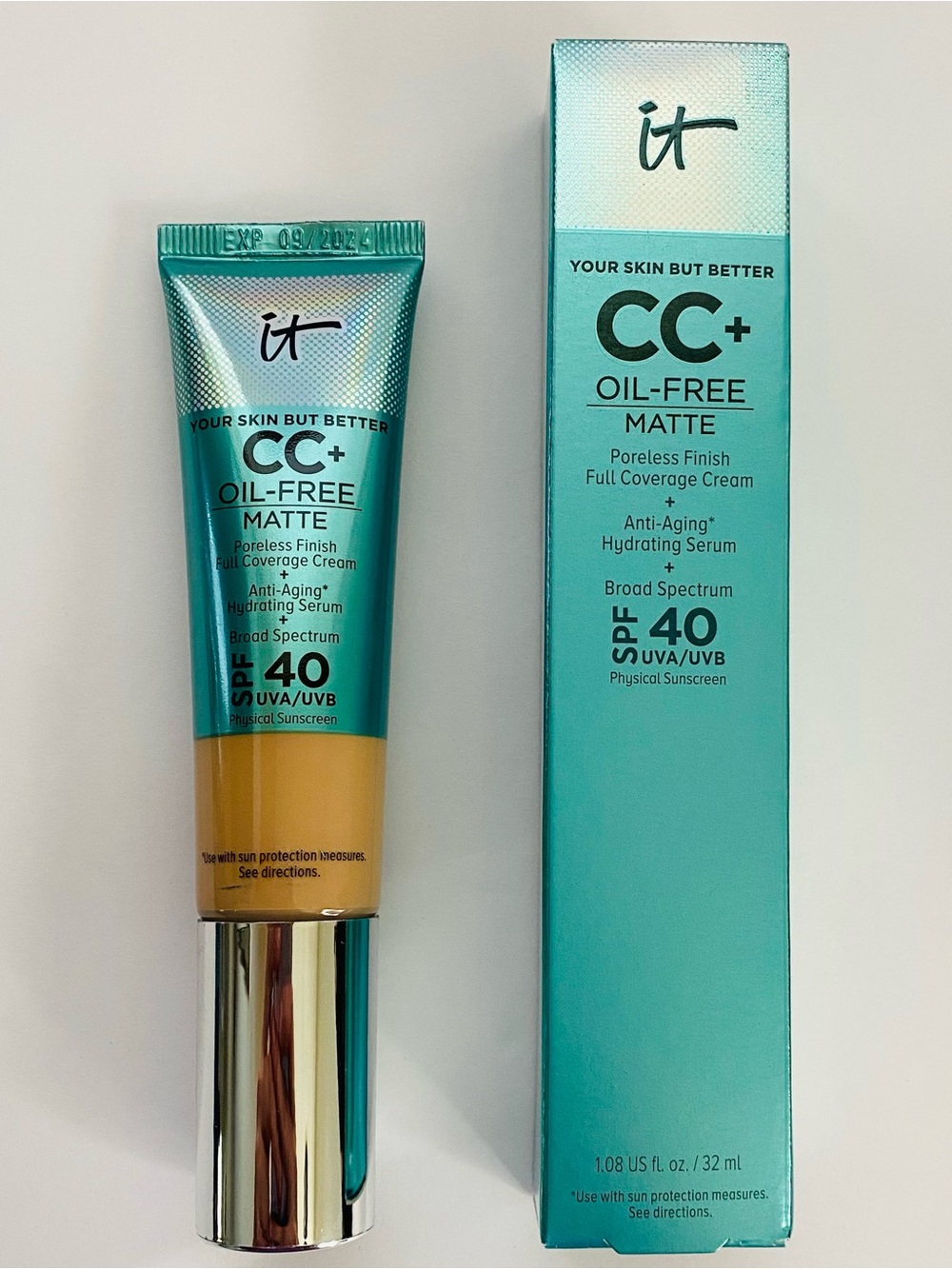 It Cosmetics CC+ Cream Light SPF 40 Oil Free Matte, New